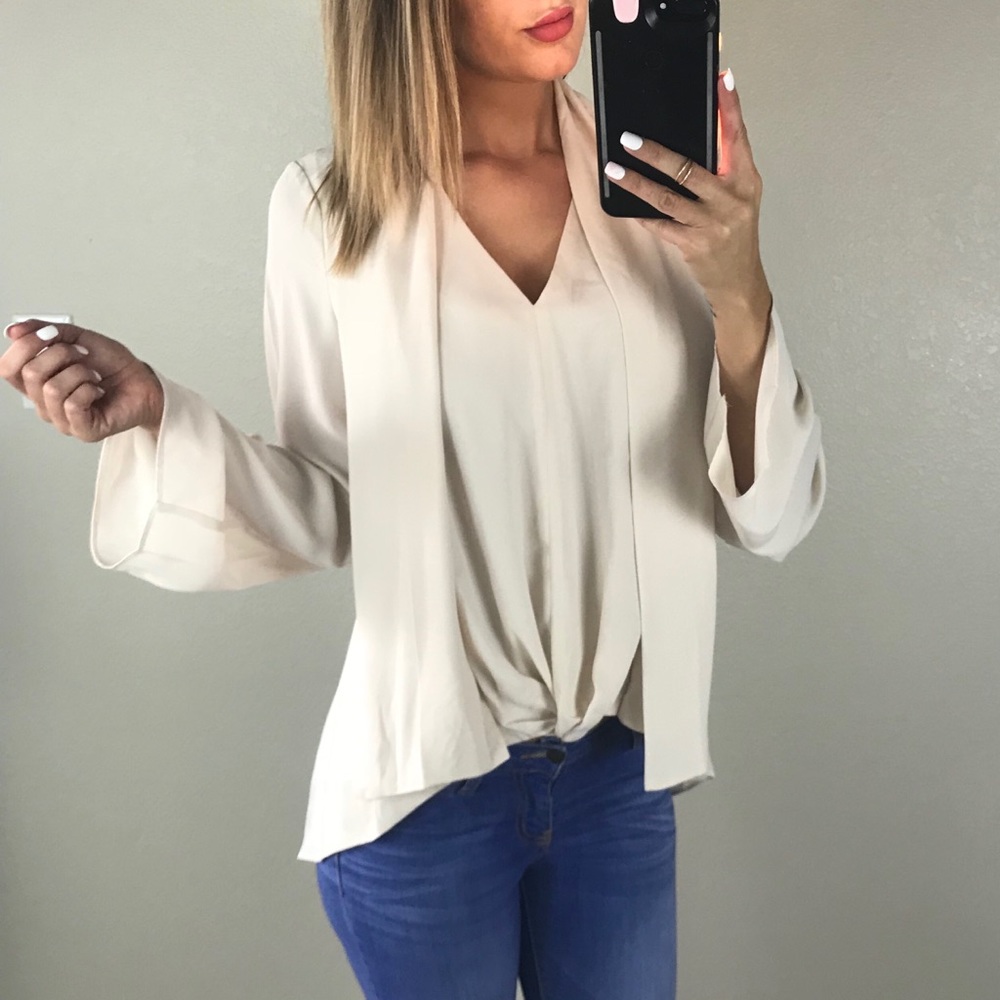 - Cream Drape Bell Sleeve Blouse - - Picture 4 of 5